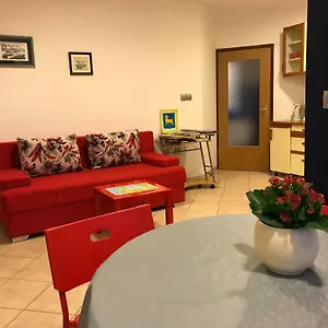 Appartamento Center - Near The Central Bus Station Pola